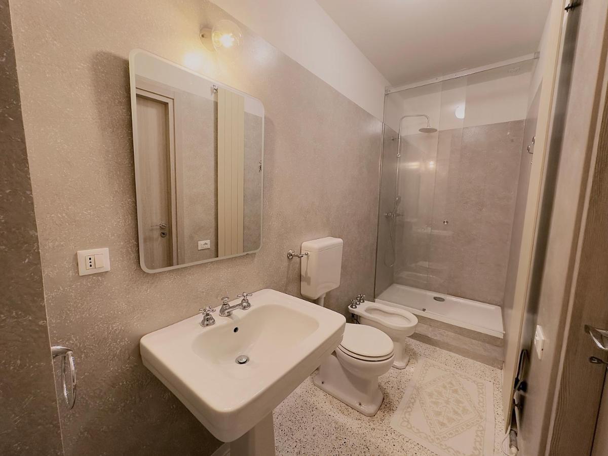 Minimal Apartment Navigli Milano Esterno foto